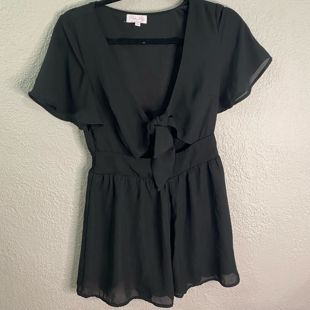 Pink lily romper NWOT size small